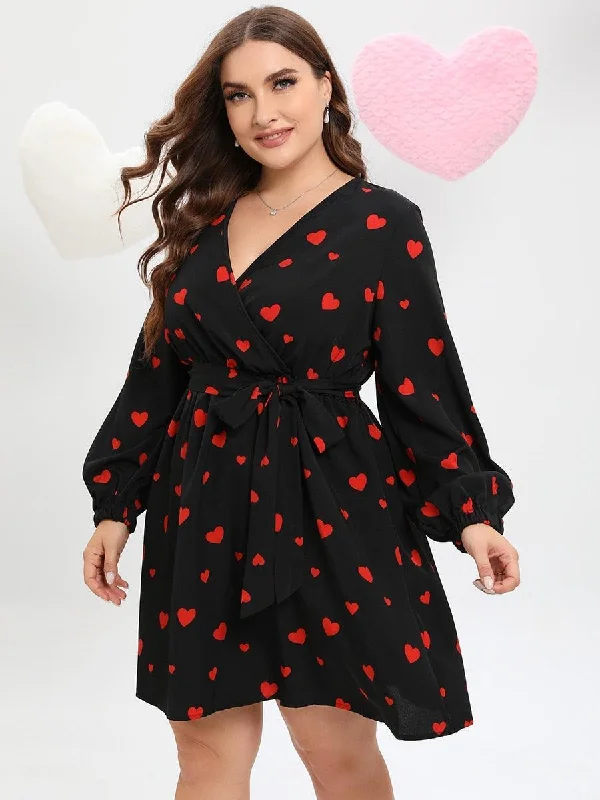 Midi dresses for garden weddings-Allover Heart Print Belted Midi Dress