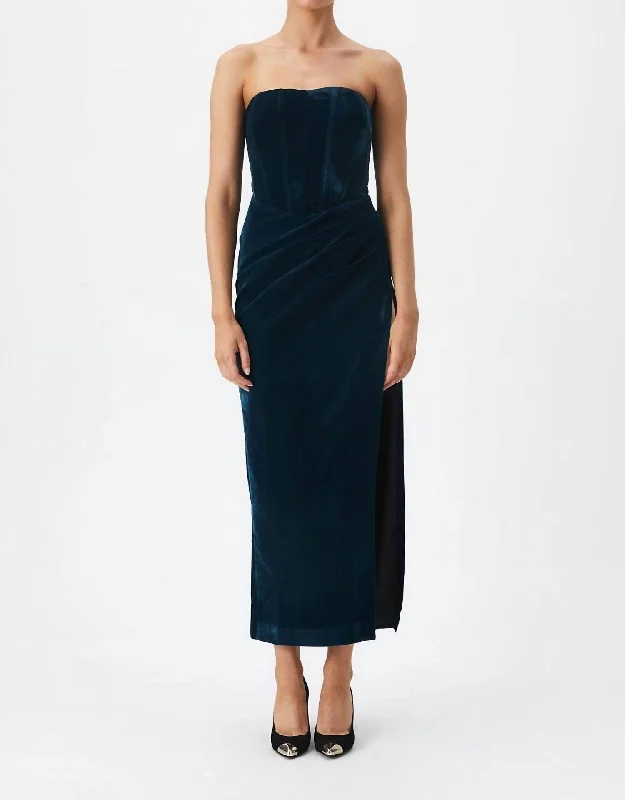 Midi dresses for casual outings-Everlasting Velour Midi Dress In Navy